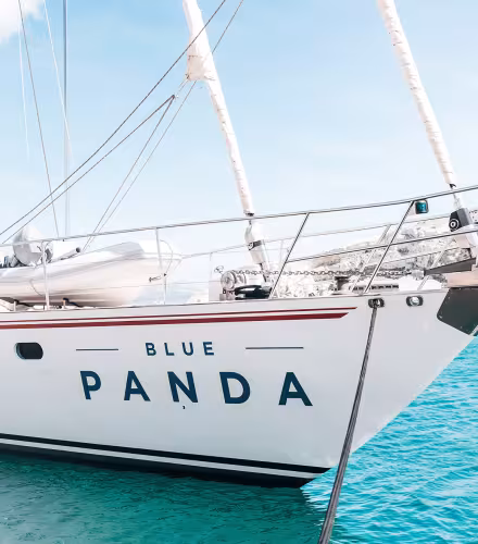 Le bateau du WWF, le Blue Panda, à quai